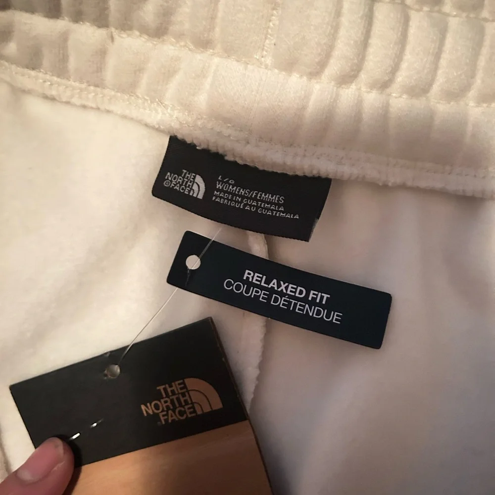 The North Face Womens Shorts- L - Picture 4 of 6